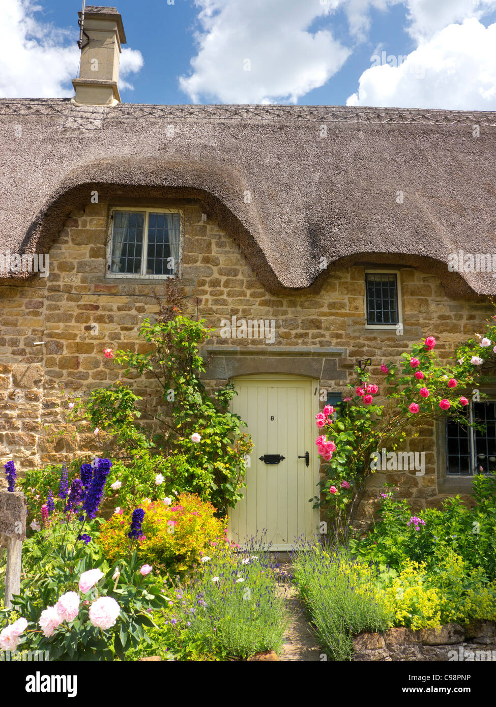 Detail des Thatched Cottage, Cotswolds, Gloucestershire, England Stockfoto