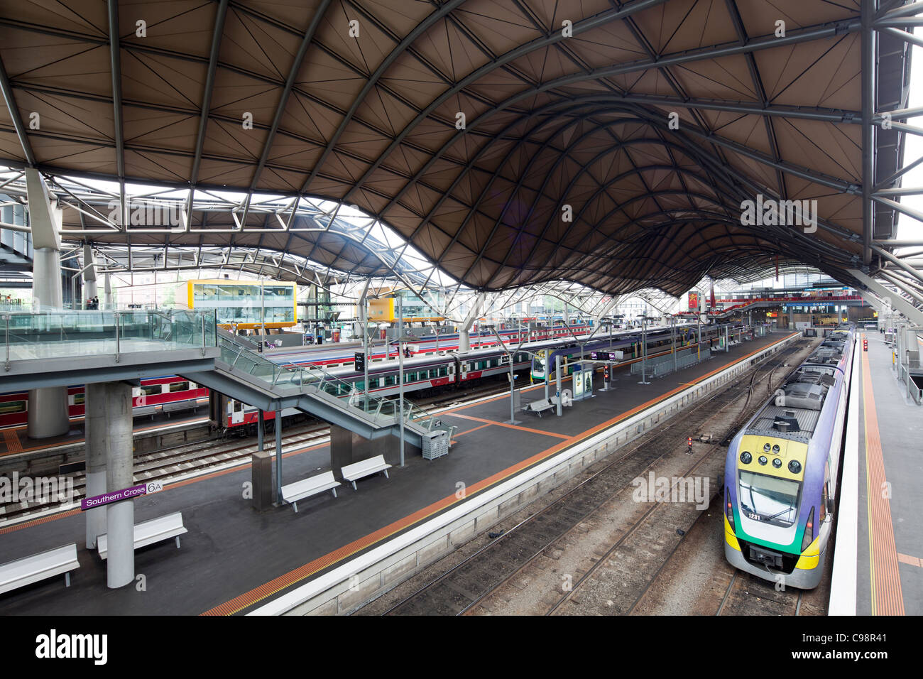 Bahnhof Southern Cross (ehemals Spencer Street) und in Melbourne, Australien Stockfoto