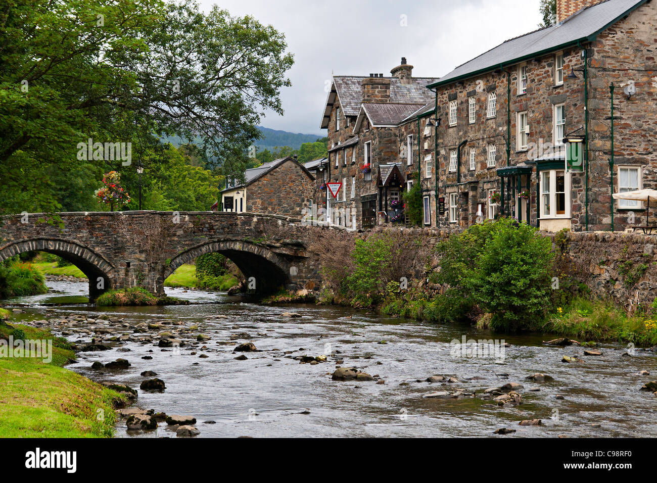 Das Dorf Beddgelert in Snowdonia, Wales Stockfoto