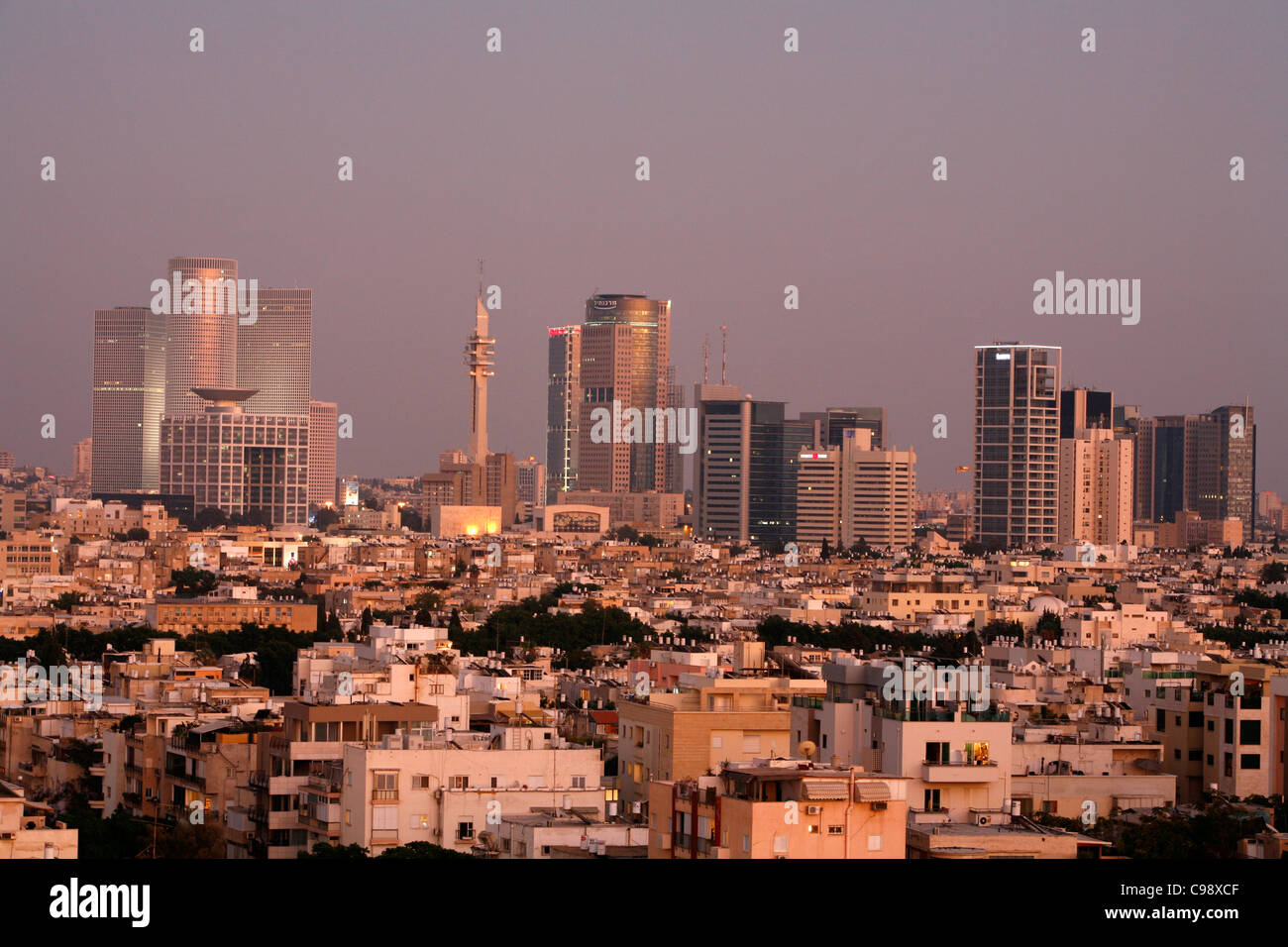 Blick über die Skyline von Tel Aviv, Israel. Stockfoto