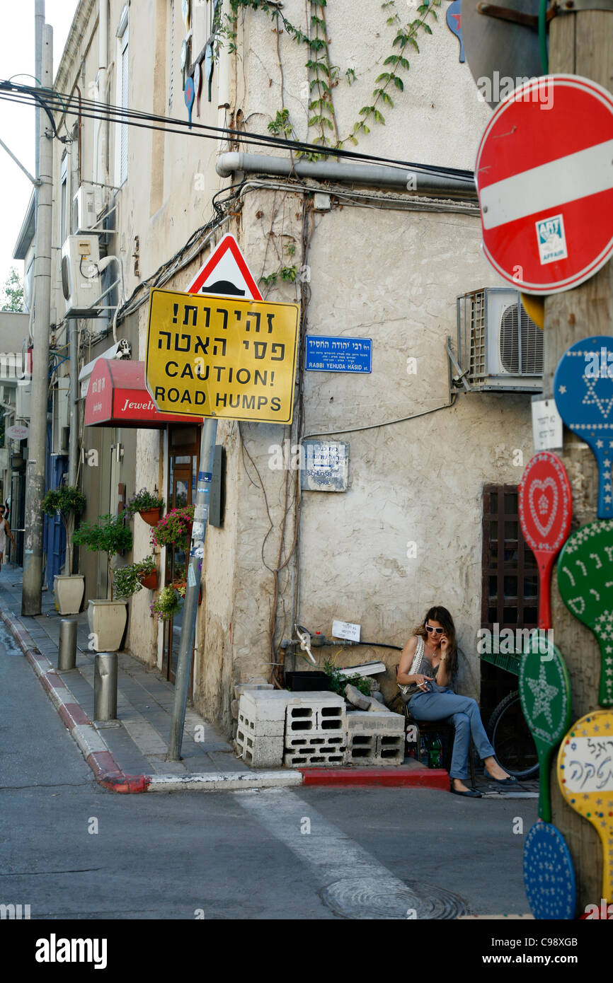 Straßenszene in der trendigen Neve Tzedek Nachbarschaft, Tel Aviv, Israel. Stockfoto