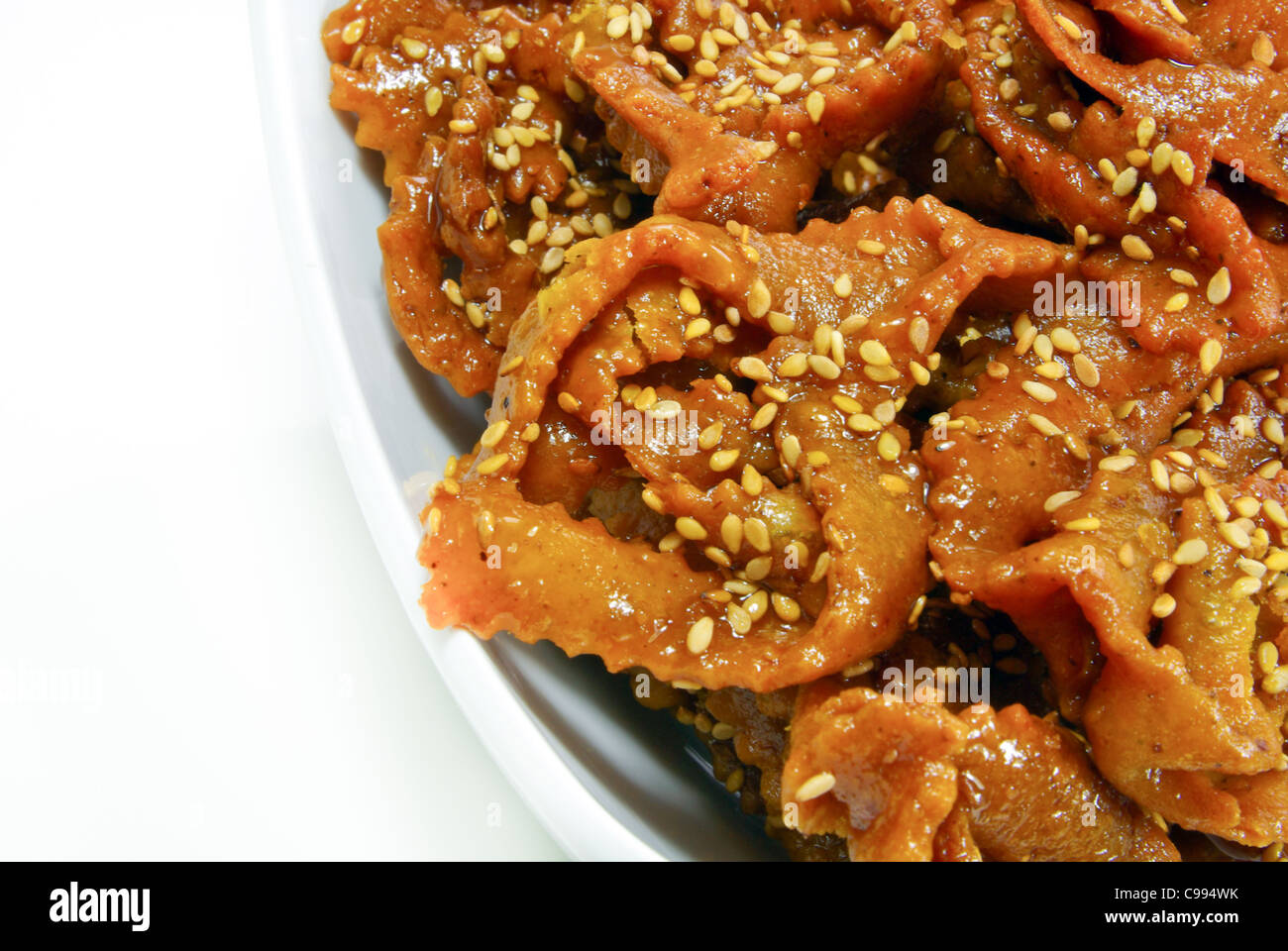 Marokkanischen Ramadan Cookies in einer weißen Schüssel Stockfoto