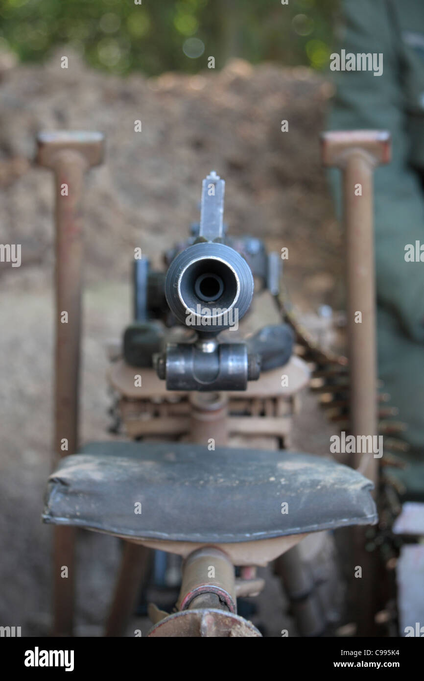 Blick auf die Mündung des deutschen MG-42 auf der 2011 Krieg & Frieden Schau Hop Farm, Kent, UK. Stockfoto