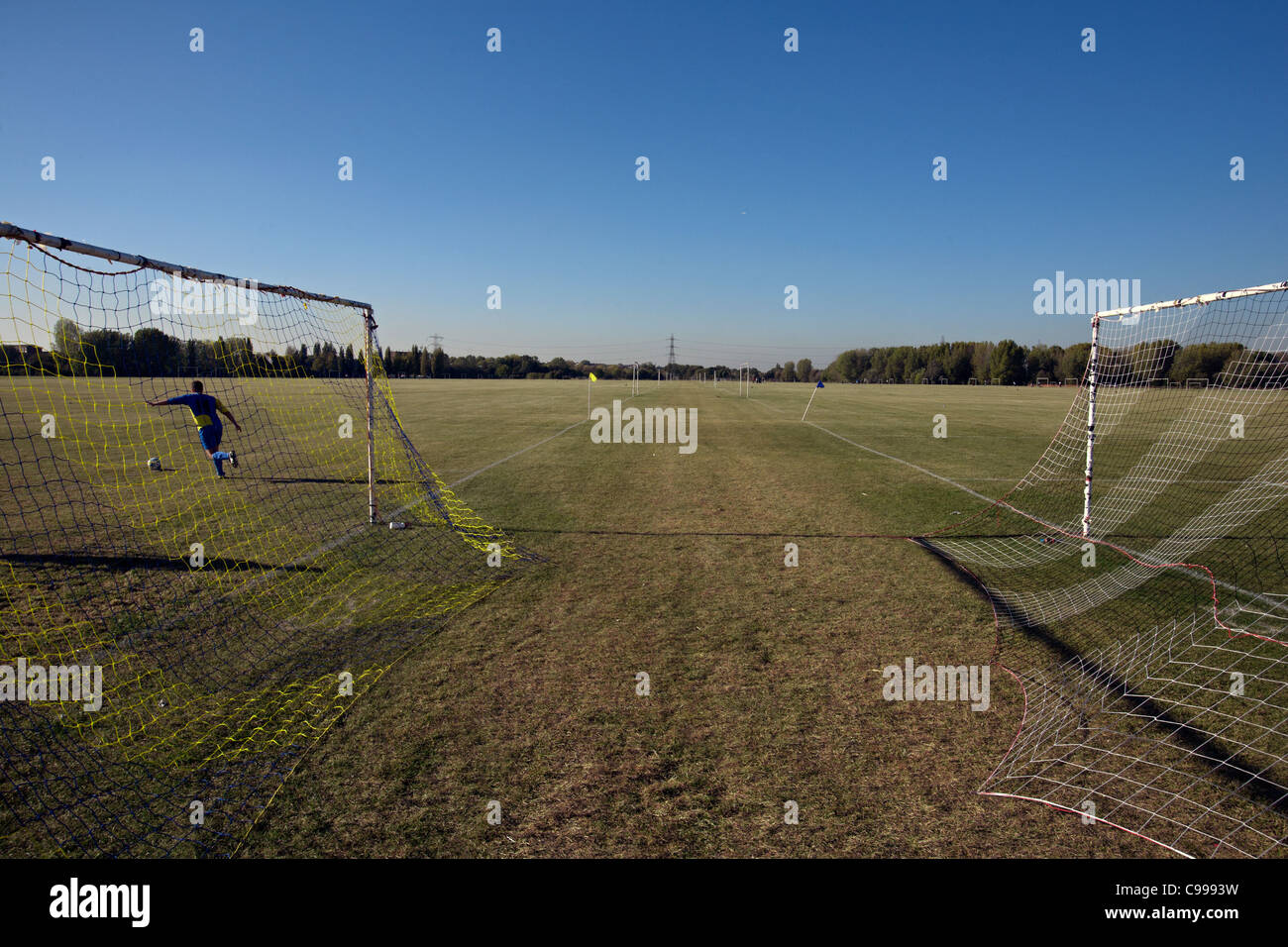 Fußball am hackney Sümpfe London Stockfoto