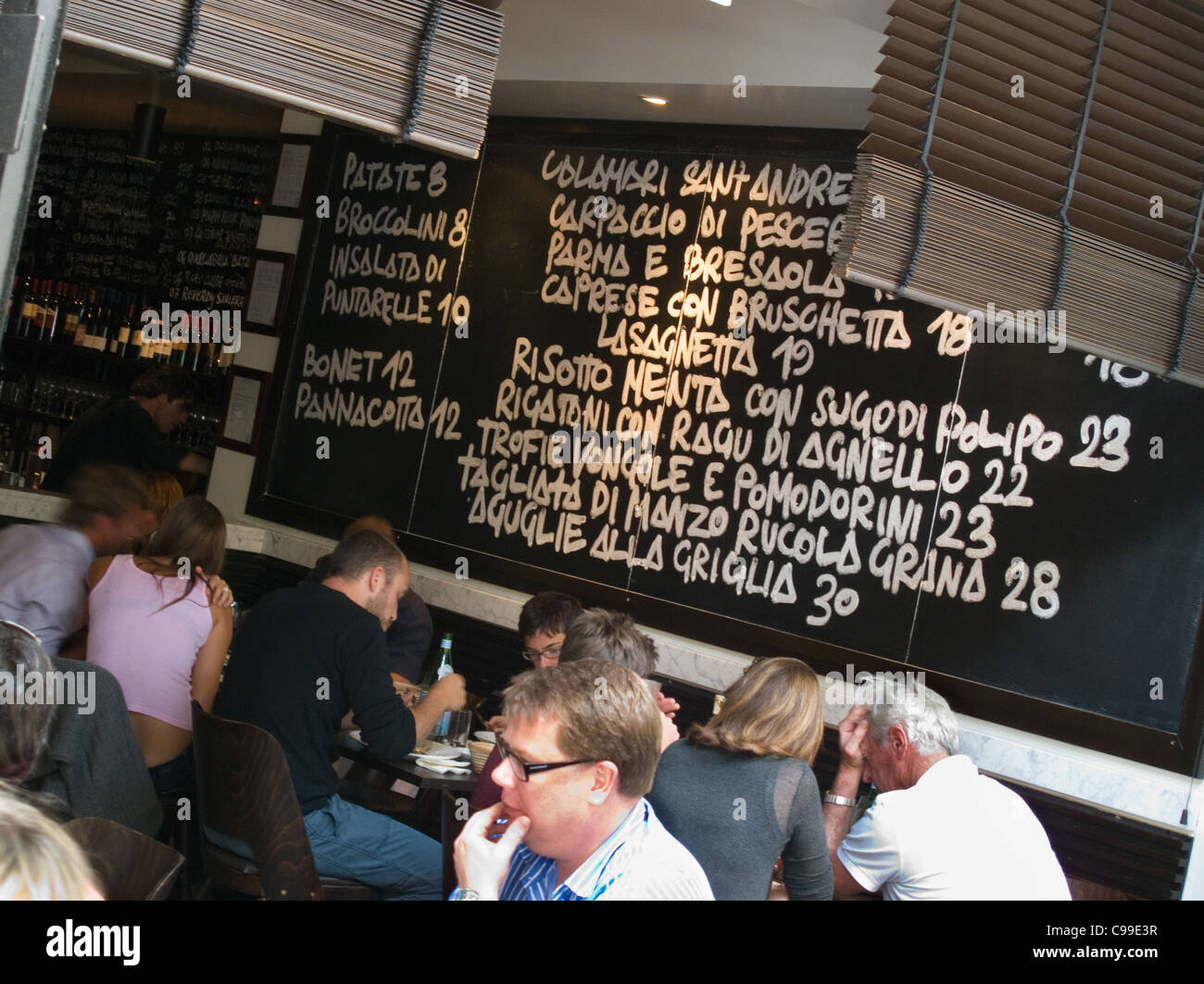 Zur Mittagszeit American Diner im Restaurant-Café in Kings Cross.  Sydney, New South Wales, Australien Stockfoto