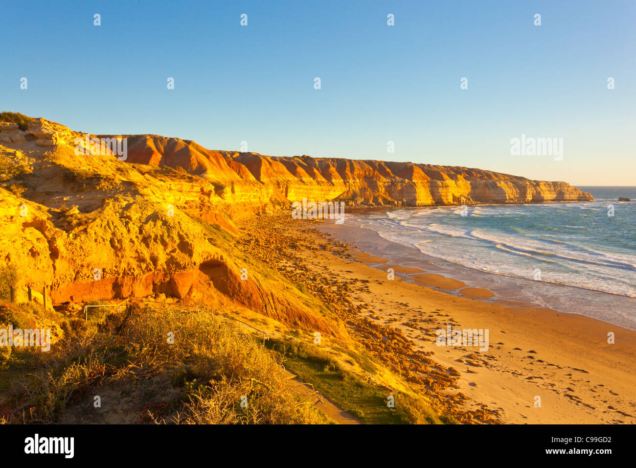 Strahlende Farben von den Klippen am Maslin Beach und Point Blanche in einem südlichen Vorort von Adelaide Stockfoto