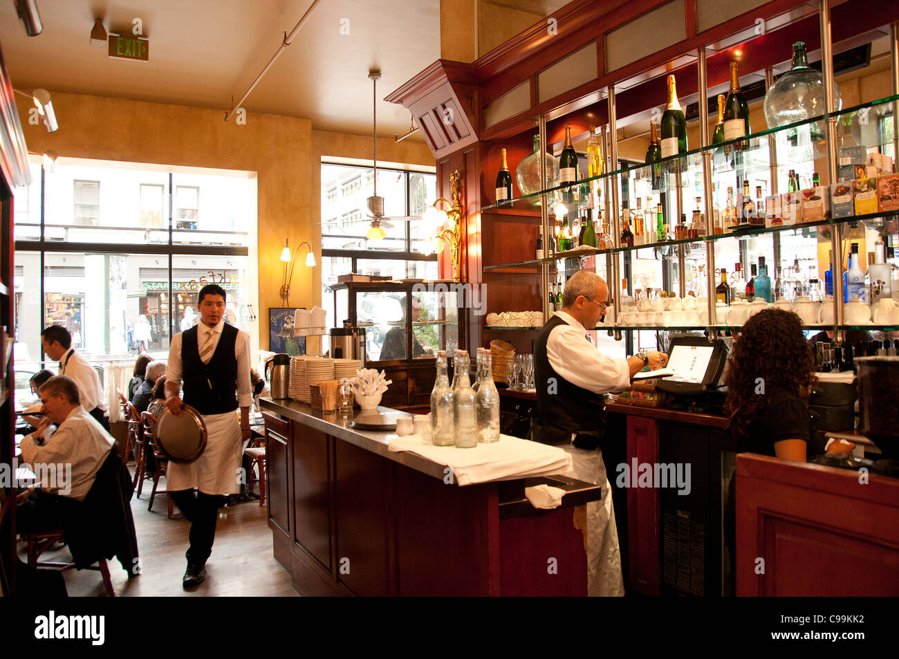 San Francisco Cafe De La Presse Frankreich Französisch in der Nähe von Chinatown California USA American Vereinigte Staaten von Amerika Stockfoto