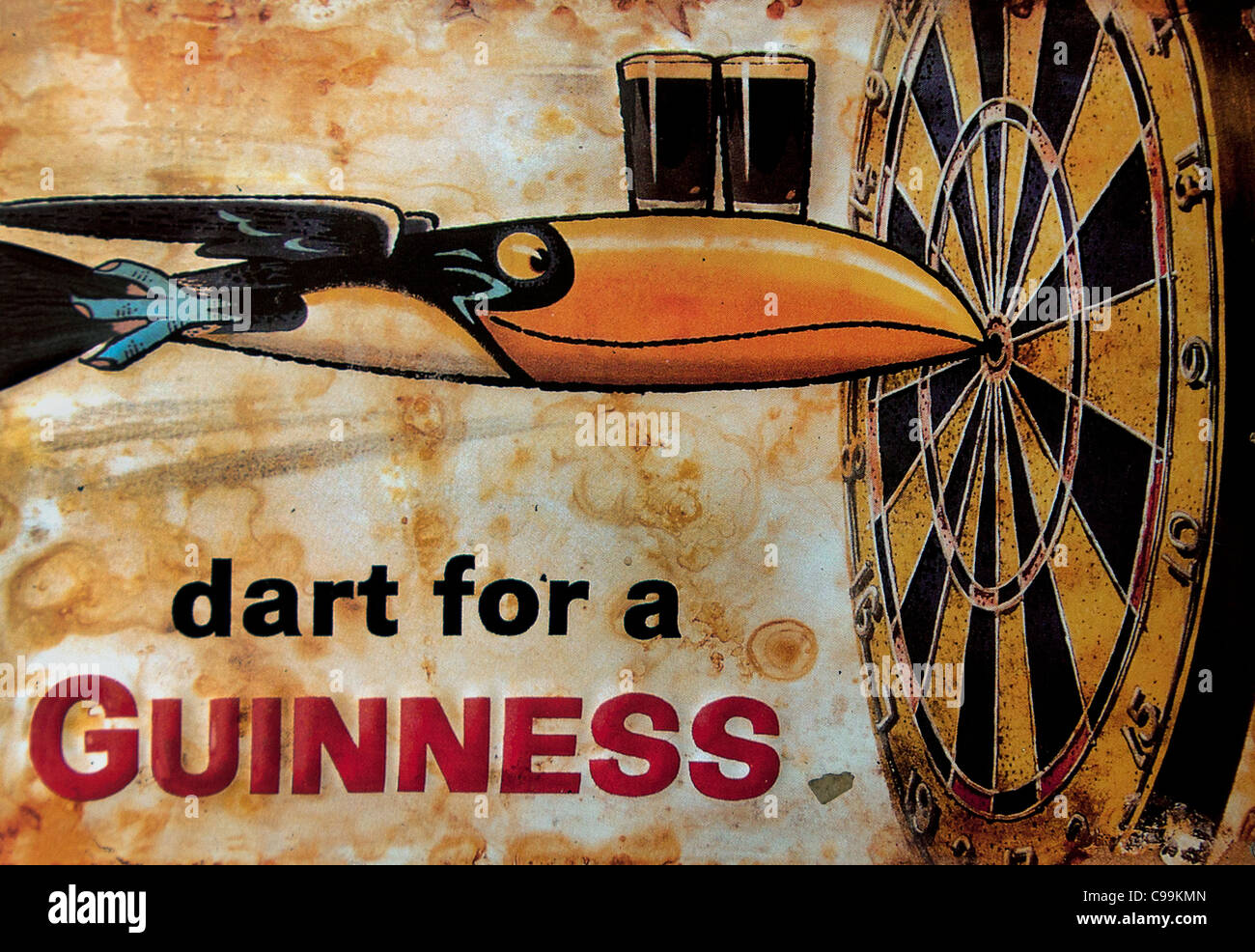 Dart für ein Guinness Irland Irish Bar Pub Cafe Sport Zeichen stechen Stockfoto