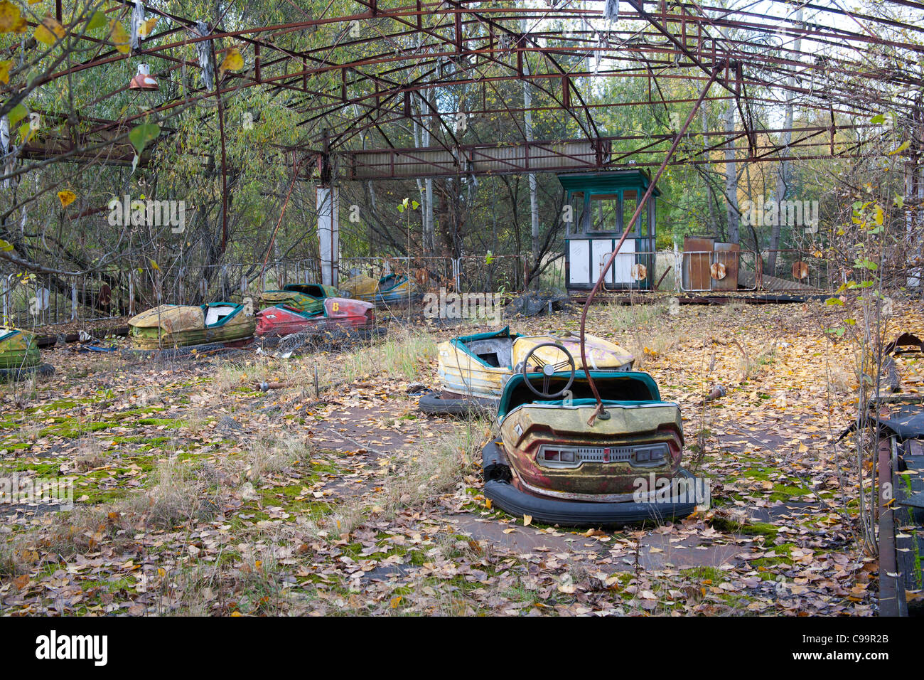 Autoscooter in der Sperrzone von Pripjat Vergnügungspark Pripyat Tschernobyl Ukraine Stockfoto