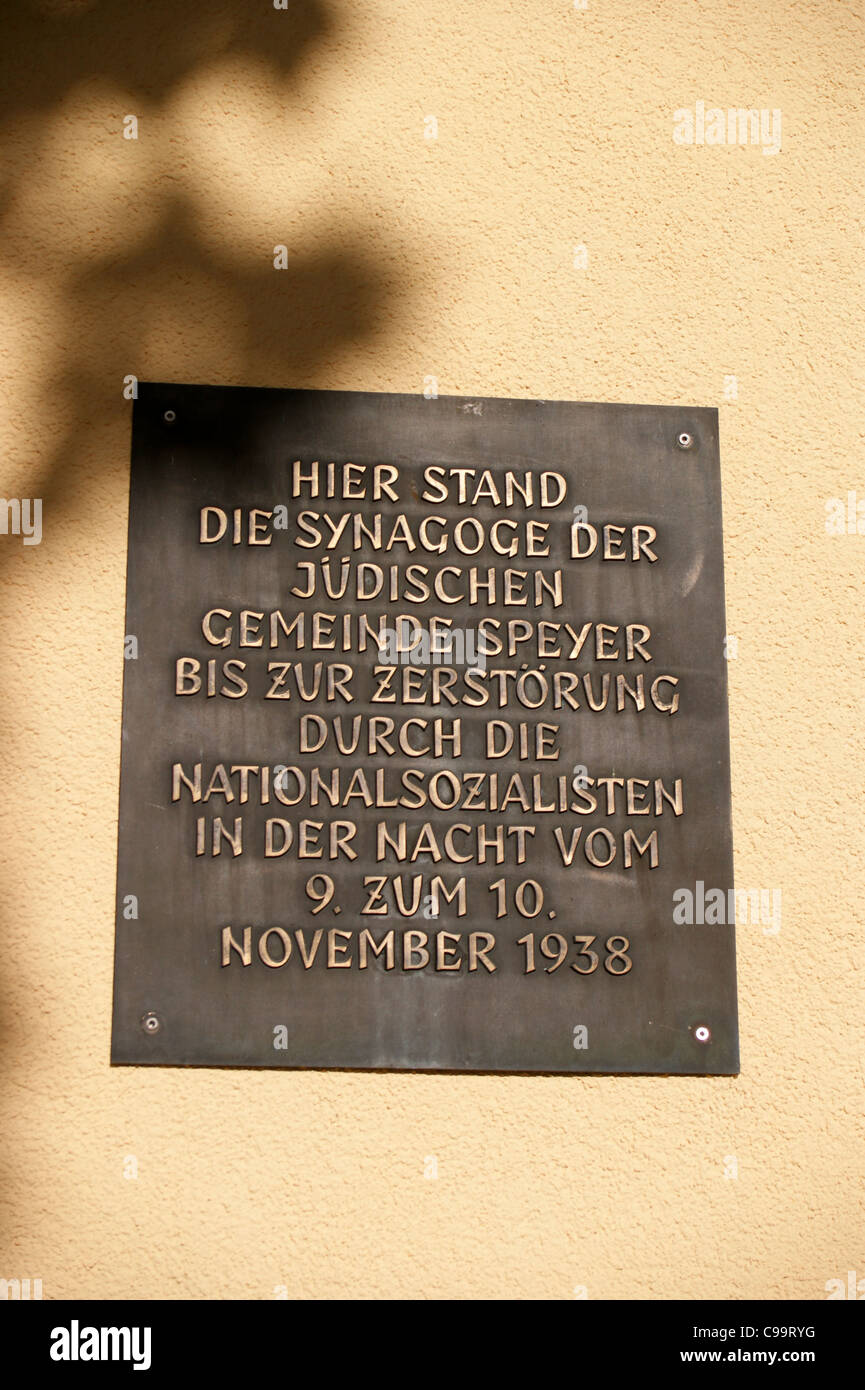 Gedenktafel für die Synagoge zerstört von Nazis in der Kristallnacht, die Nacht des defekten Glases, Speyer, Rheinland-Pfalz, Deutschland Stockfoto