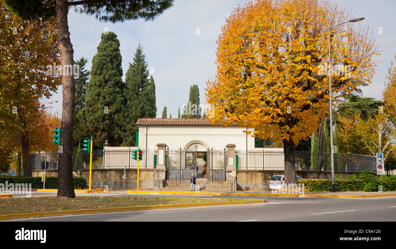 Eingang: Englischen Friedhof, Protestant, in Piazzale Donatello im Zentrum von Florenz, Insprition für die Insel der Toten Stockfoto