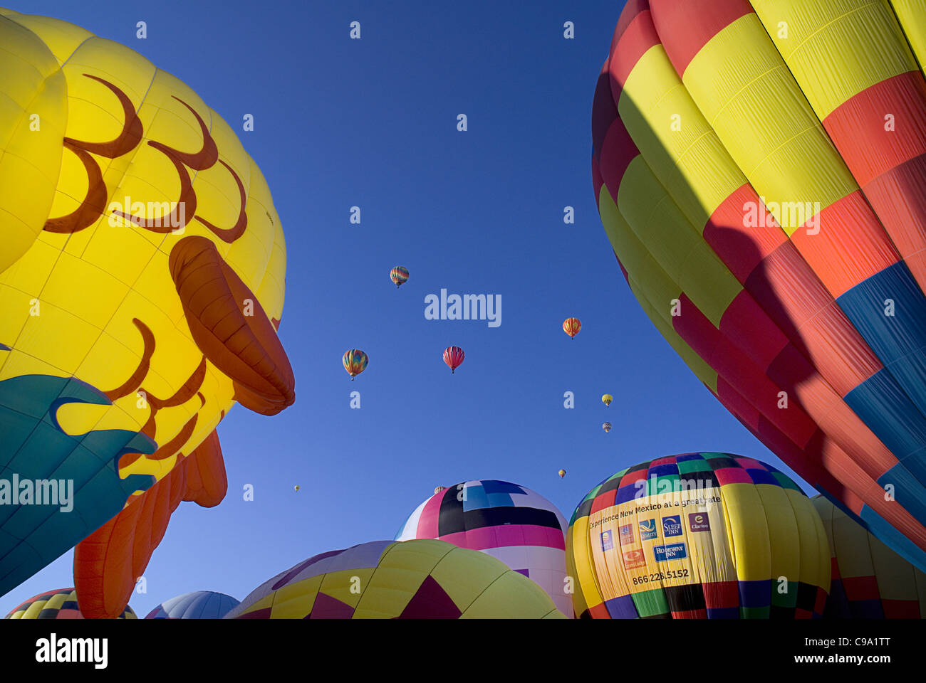 USA, New Mexico, Albuquerque, jährliche Ballon Fiesta, bunten Heißluftballons. Stockfoto