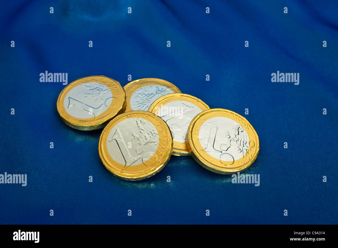 Schokolade-Euro-Münzen zu verspotten Stockfoto