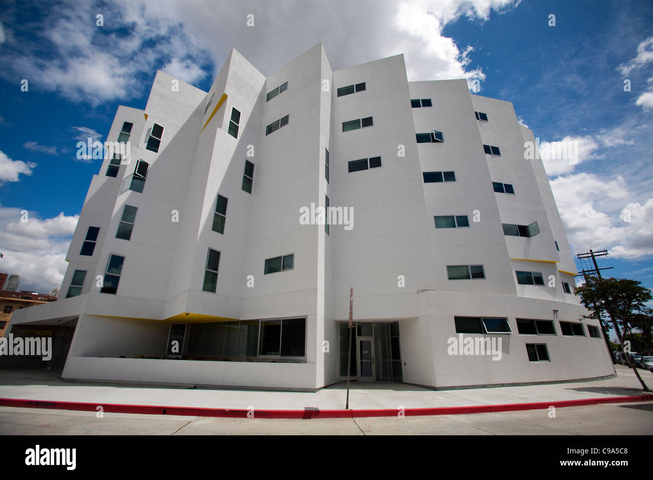 Die 95-Einheit Carver Wohnungen in der Innenstadt von Skid Row of Los Angeles, Kalifornien für Obdachlose im Dezember 2009 eröffnet. Stockfoto
