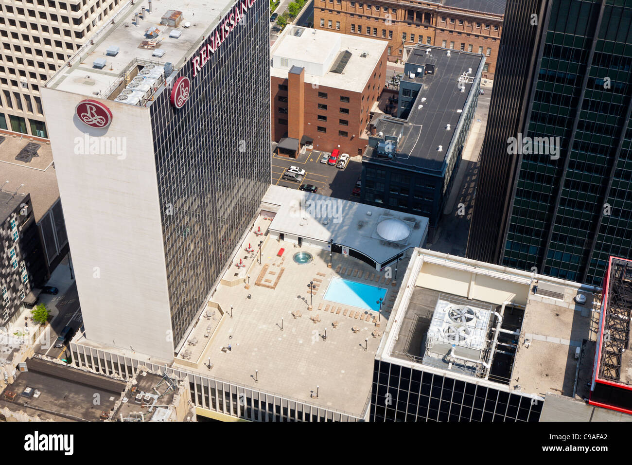 Luftaufnahme des Renaissance Hotel Gebäude downtown Columbus, Ohio, James A. Rhodes State Office Building entnommen. Stockfoto