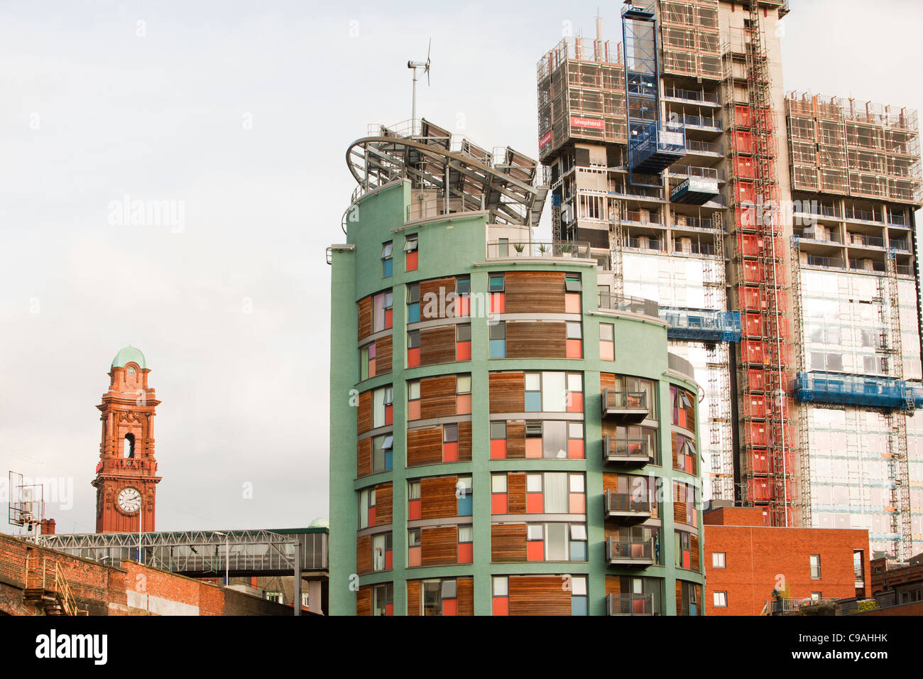 Die Green Building ist eine gemischte Nutzung Entwicklung neben Oxford Road Bahnhof in Manchester. Stockfoto