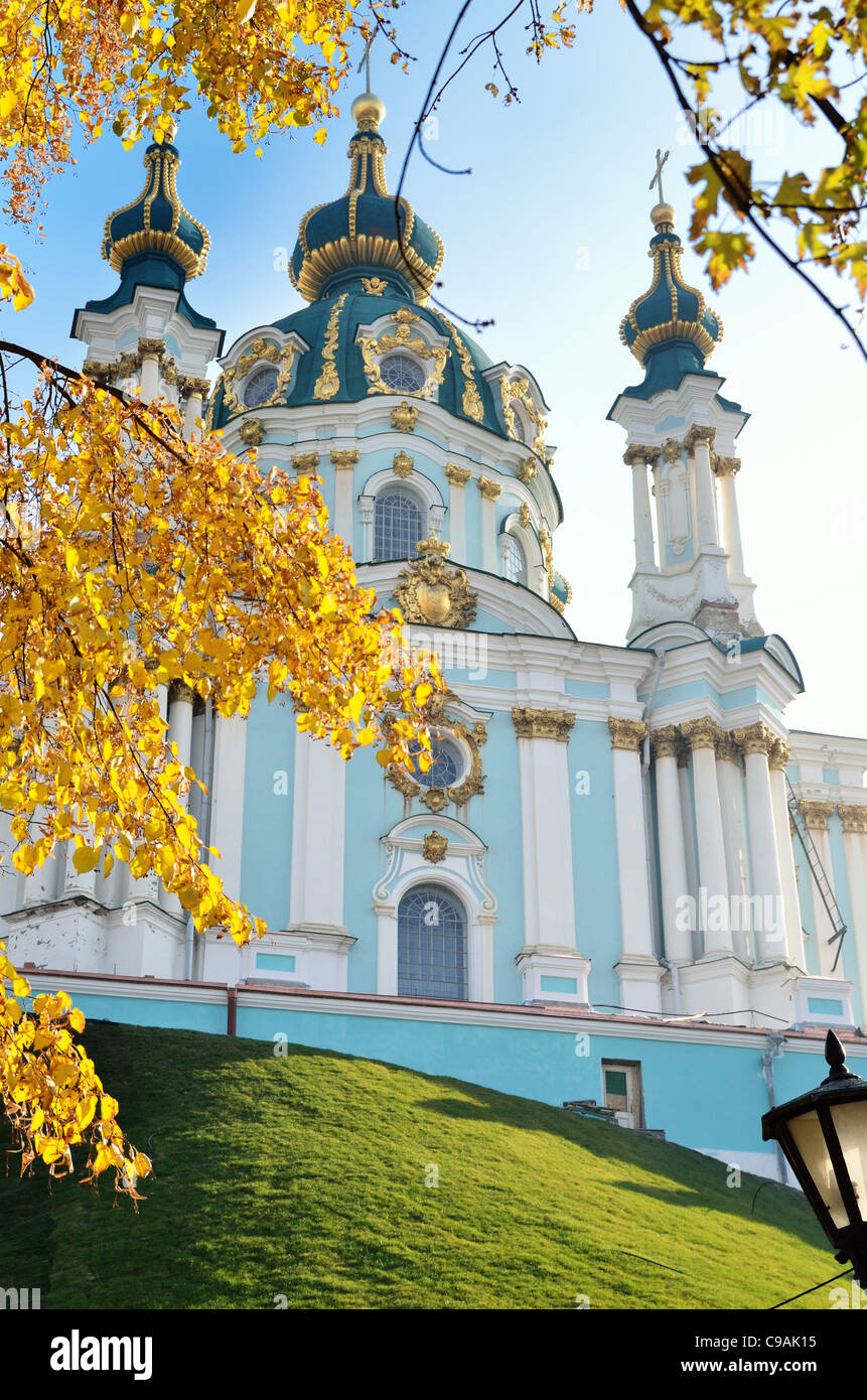 St. Andreas Kirche, Andrews Abstammung (Andreewskij Theatergebäude), Podil, Kiew, Ukraine Stockfoto
