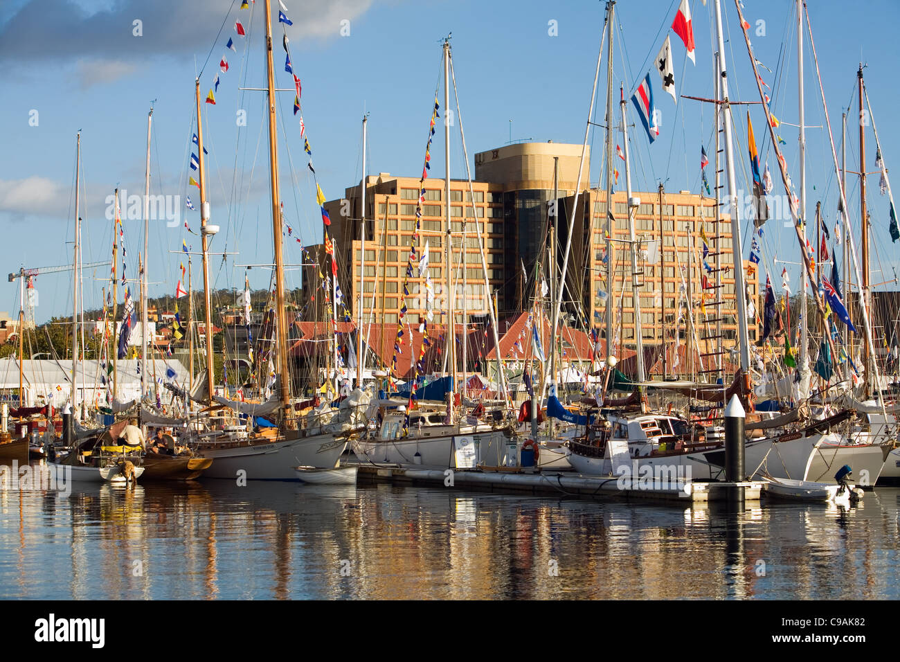 Yachten füllen Könige Pier Marina während der halbjährlichen Holzboot Festival.  Sullivans Cove, Hobart, Tasmanien, Australien Stockfoto