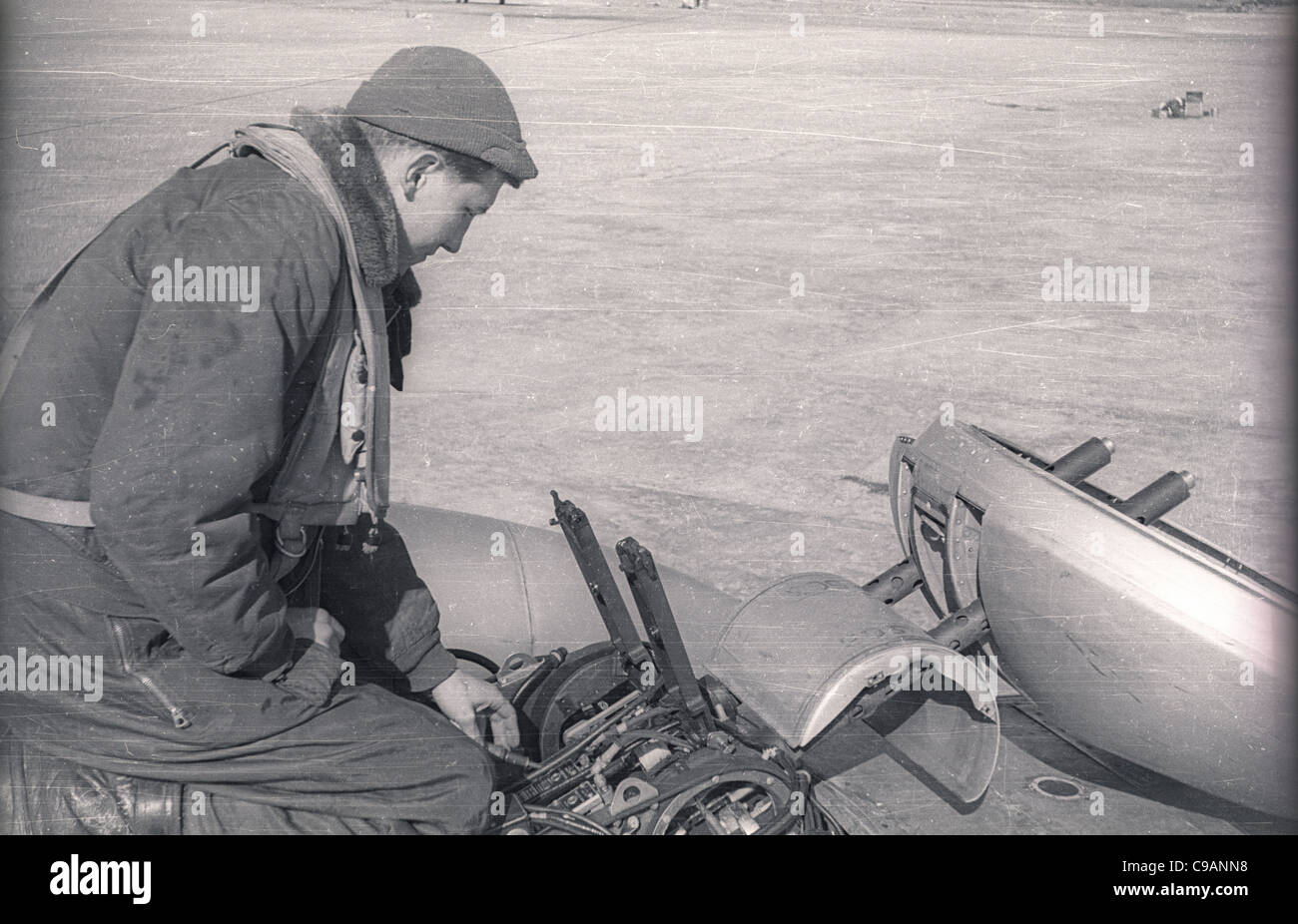 Pilot Crew Mitglied Luftwaffe Itazuke Air Base, Japan während des Koreakrieges. Stockfoto