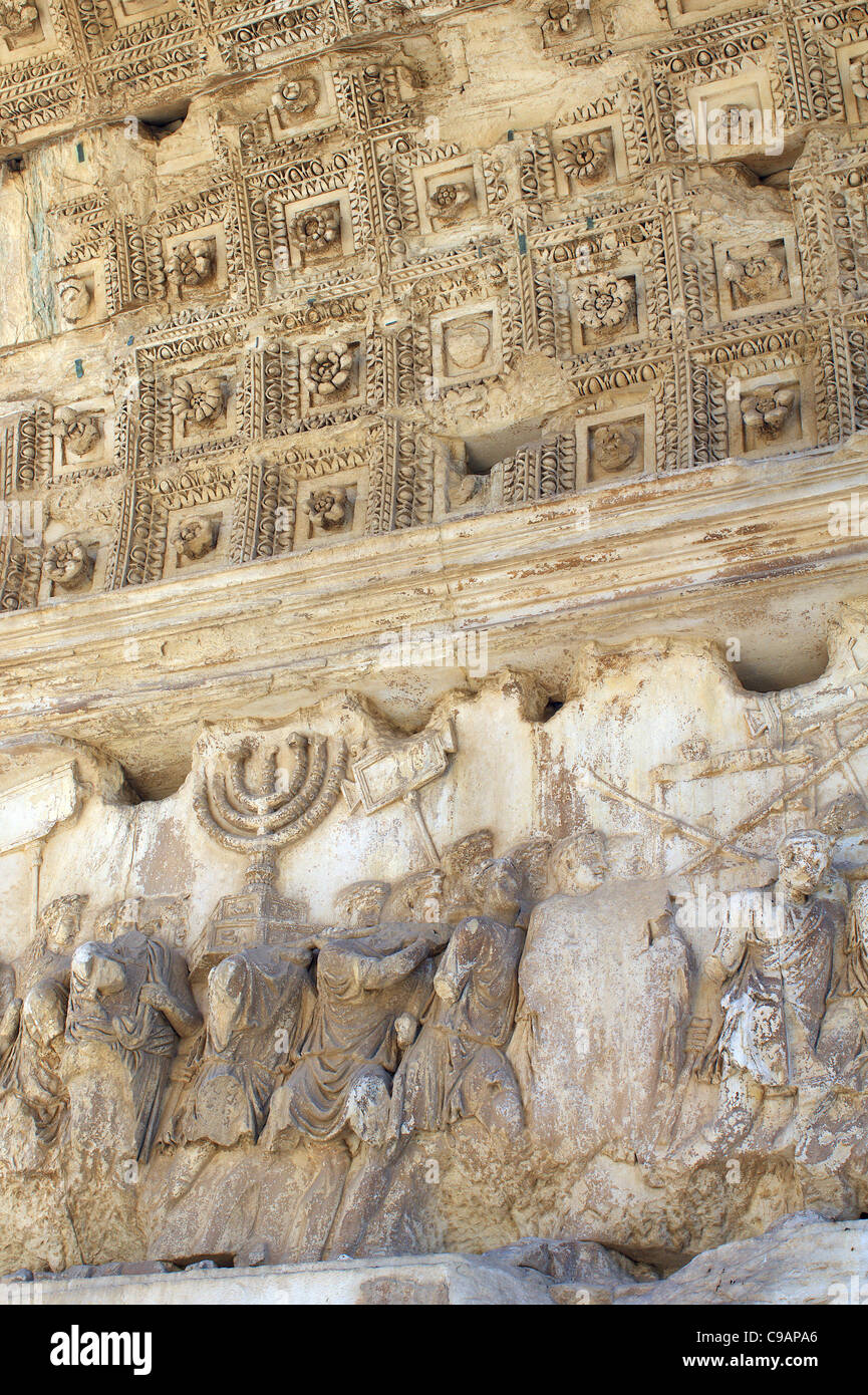 Befreiung von den Bogen von Titus Rom römische Soldaten, die die goldenen Menorah und andere Beute aus dem Tempel von Jerusalem Stockfoto
