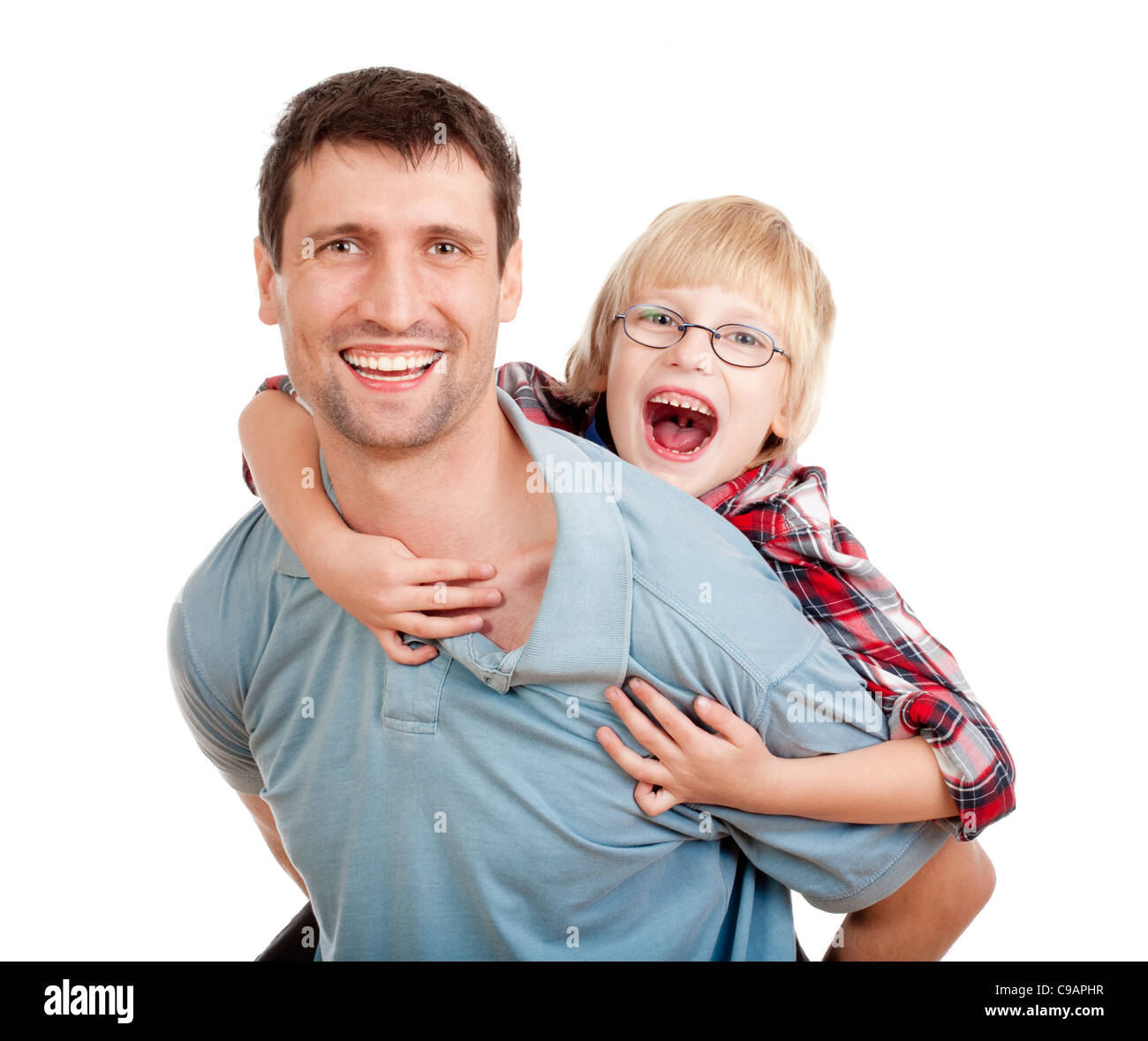 glücklicher Vater geben seinen Sohn Huckepack-Fahrt - isoliert auf weiss Stockfoto