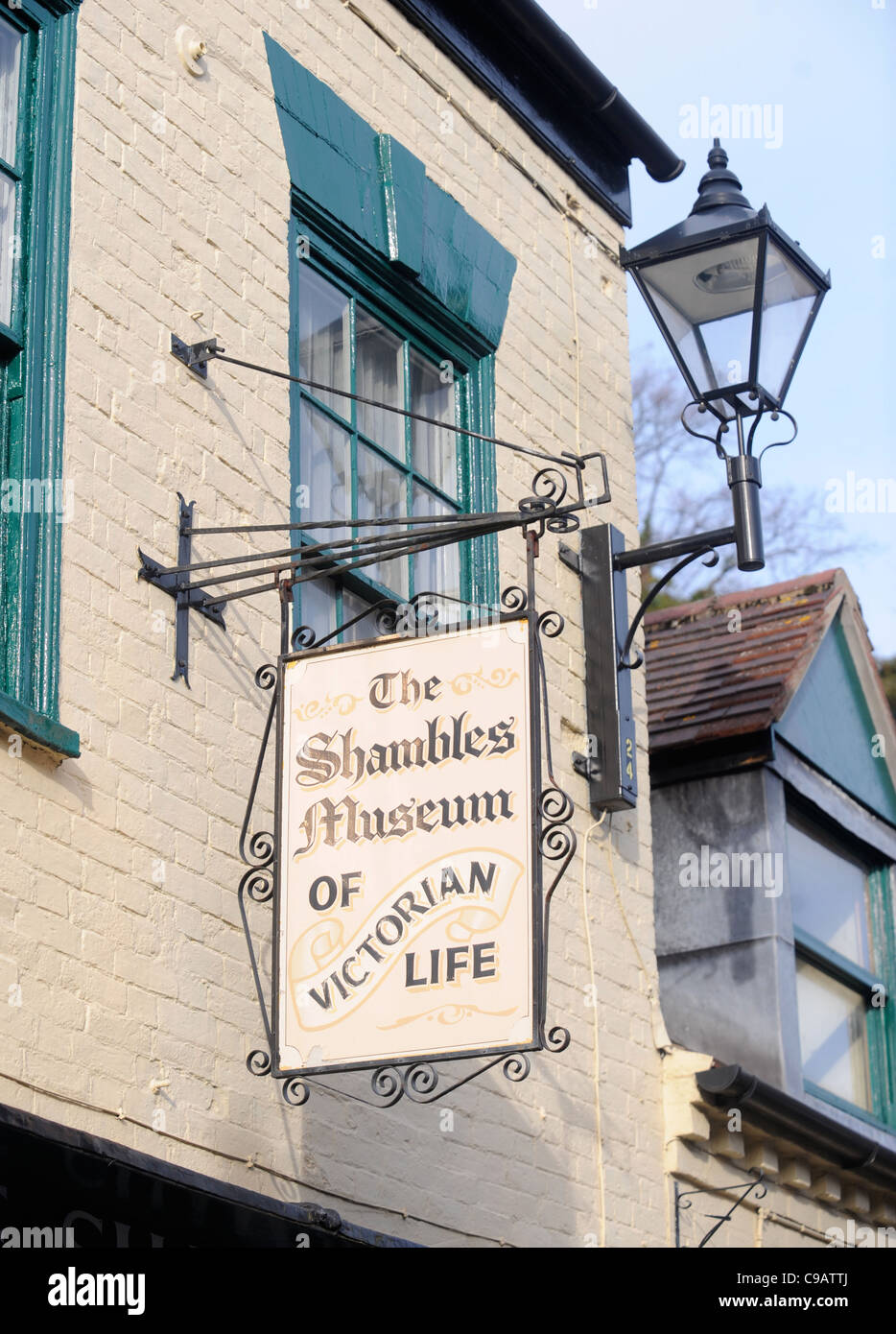 Das Zeichen außerhalb der Shambles viktorianischen Ortschaft im Newent, Gloucestershire - ein Museum Victoriana Stockfoto