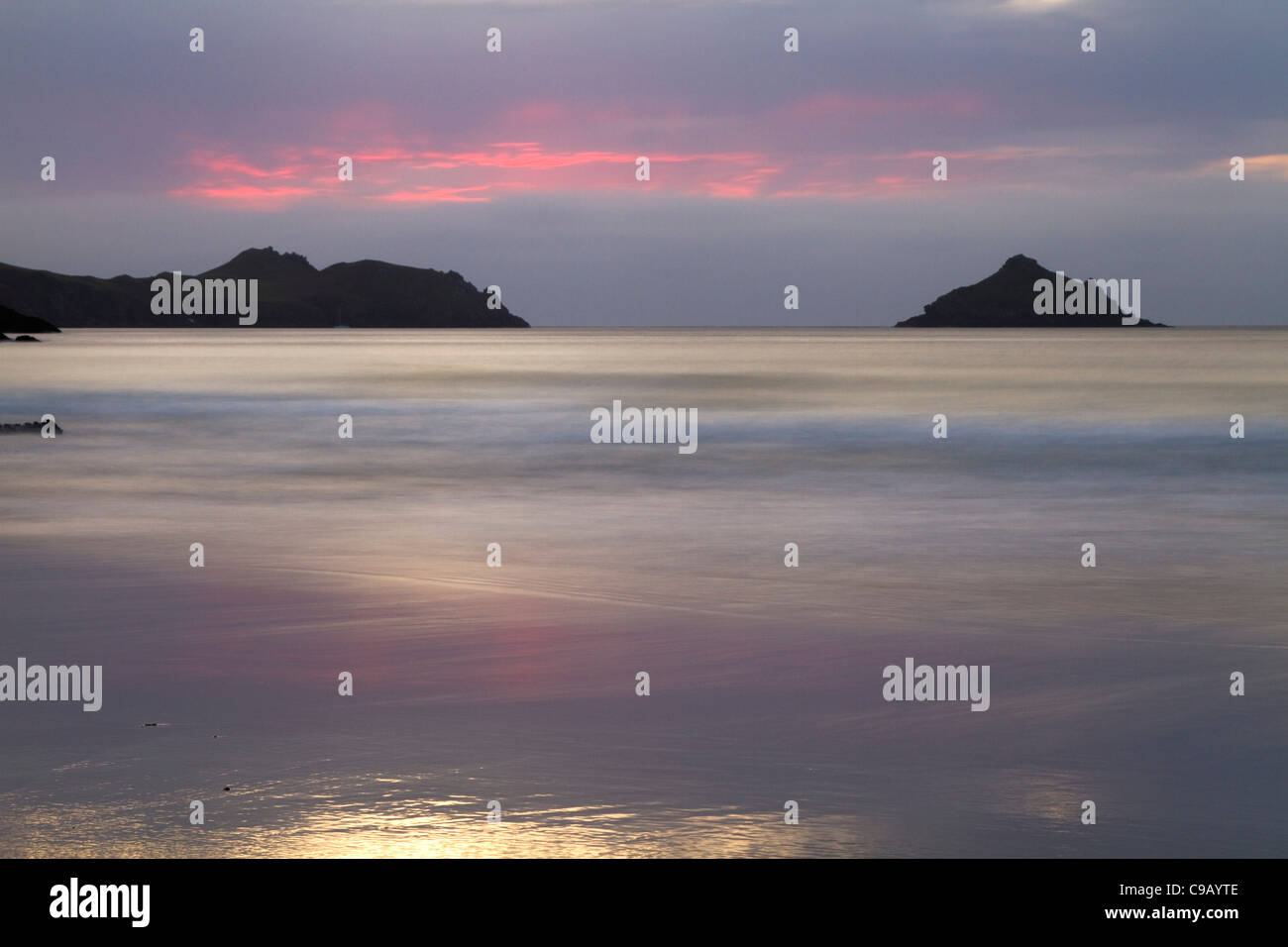Lundy Bay; Sonnenuntergang; mit Blick auf den Bürzel und die Mouls; Cornwall; UK Stockfoto