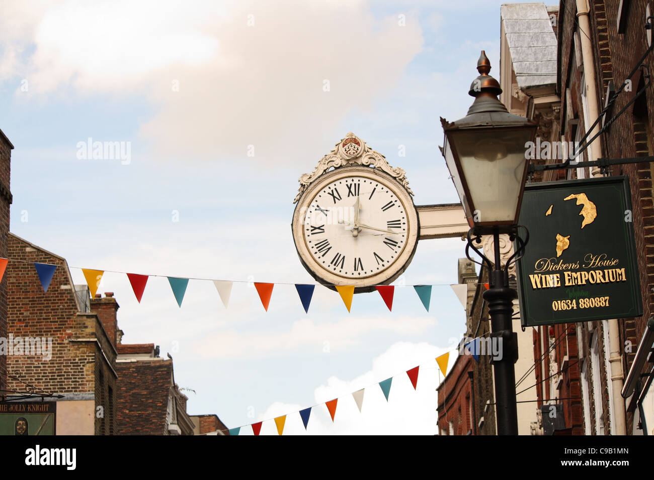 Uhr in Rochester High Street. Stockfoto