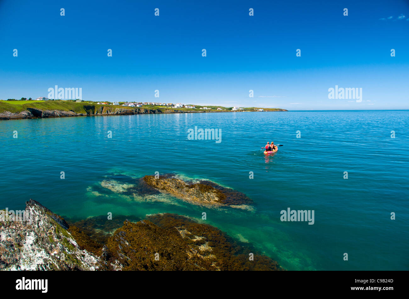 Bach mit Blick auf Bull Bay Amlwch Anglesey North Wales Uk Stockfoto