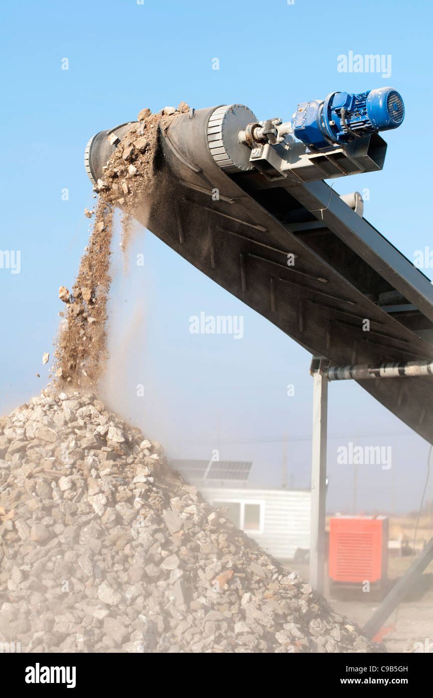 Maschine zur Zerkleinerung von Stein. Steinschlag Stockfoto