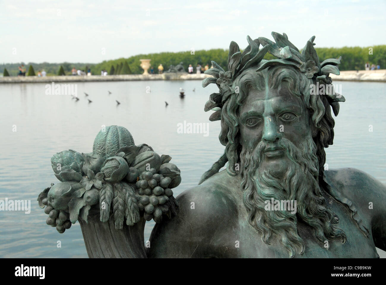 Allegorie des Loire-Flusses als Figur des Bassin du Midi-Wasser-Bassin in den formalen Gärten des Schloss Versailles Brunnen Stockfoto