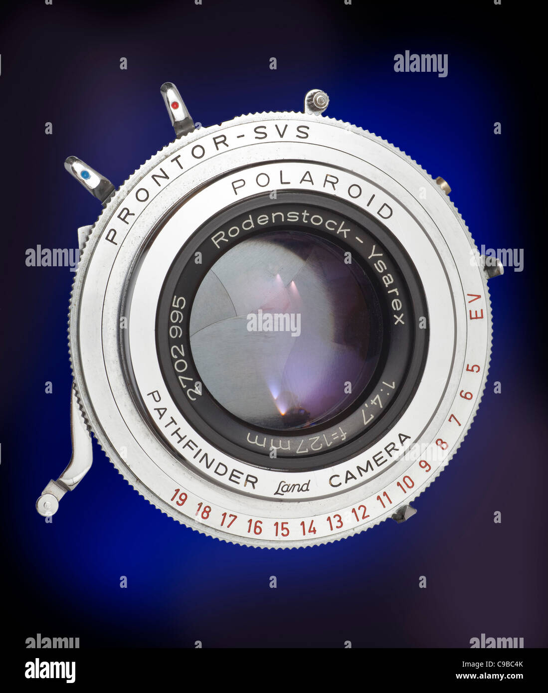 Rodenstock Ysarex Objektiv und Blatt Auslöser von Polaroid Land Kamera Stockfoto