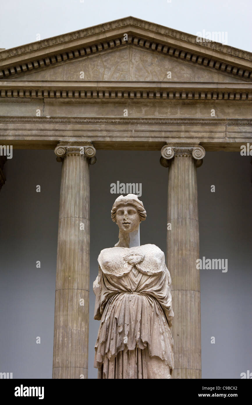 Detail der Athena-Statue von Athena Sanctuary, Pergamon. Pergamon-Museum. Berlin, Deutschland Stockfoto