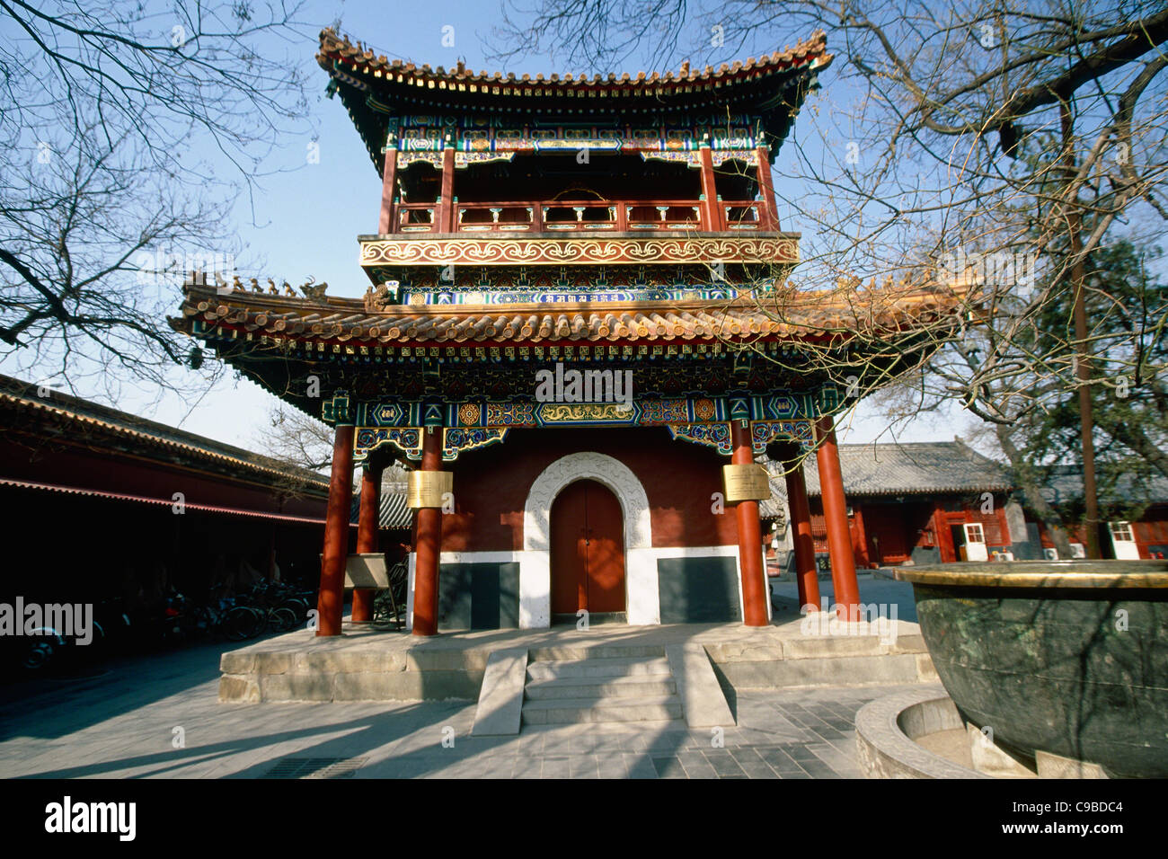 Niedrigen Winkel Ansicht der Trommelturm, Lama Tempel Yonghe Lamasery), Beijing-China Stockfoto