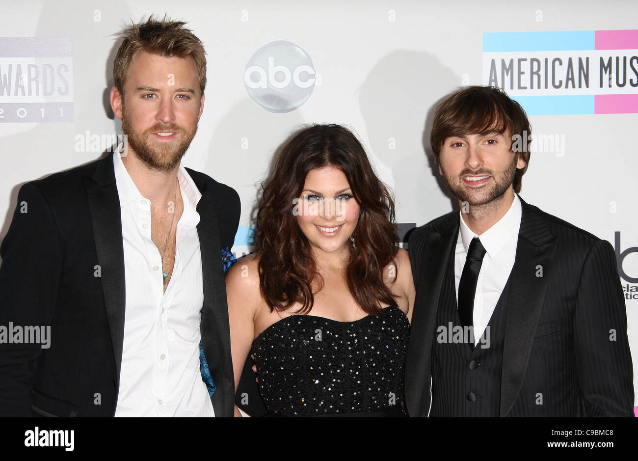 LADY ANTEBELLUM 2011 AMERICAN MUSIC AWARDS die Innenstadt von LOS ANGELES Kalifornien USA 20. November 2011 Stockfoto