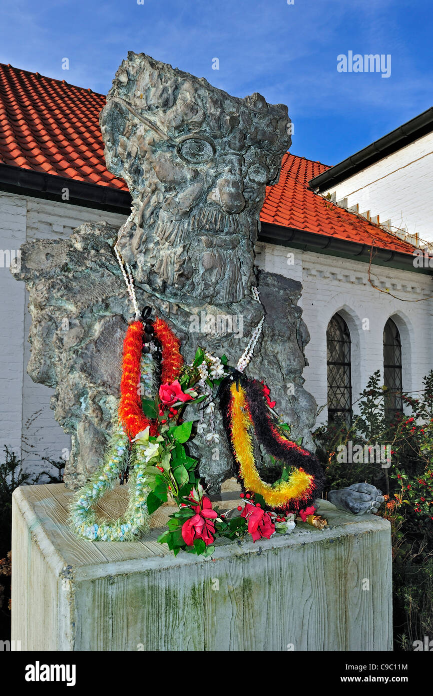 Statue am Geburtshaus in Tremelo, Belgien von Pater Damien / Damian, Missionar, der Leprakranken auf Molokai, Hawaii gedient Stockfoto