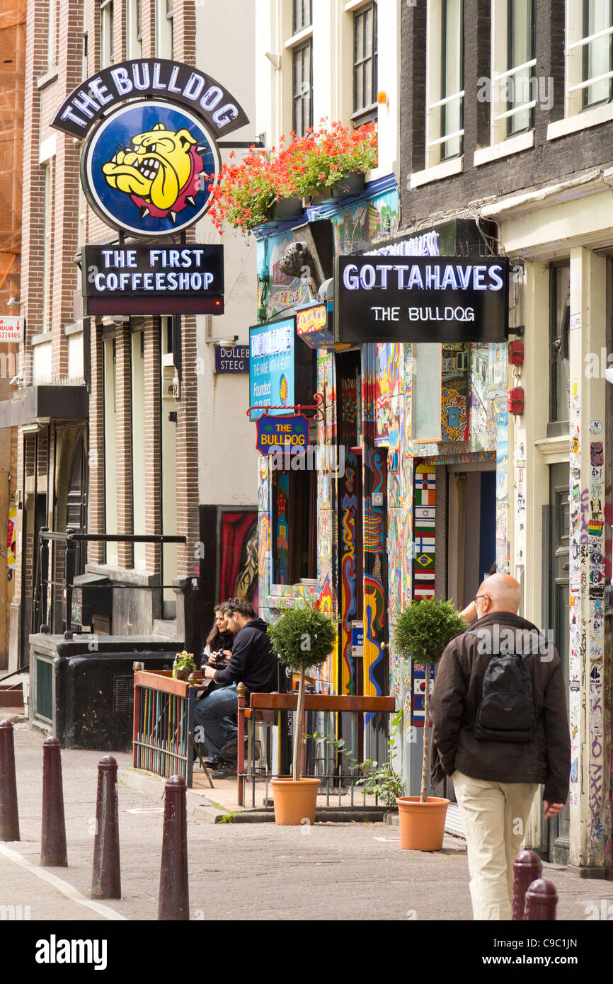 Der Bulldog-Coffeeshop in das Rotlichtviertel von Amsterdam, Niederlande Stockfoto