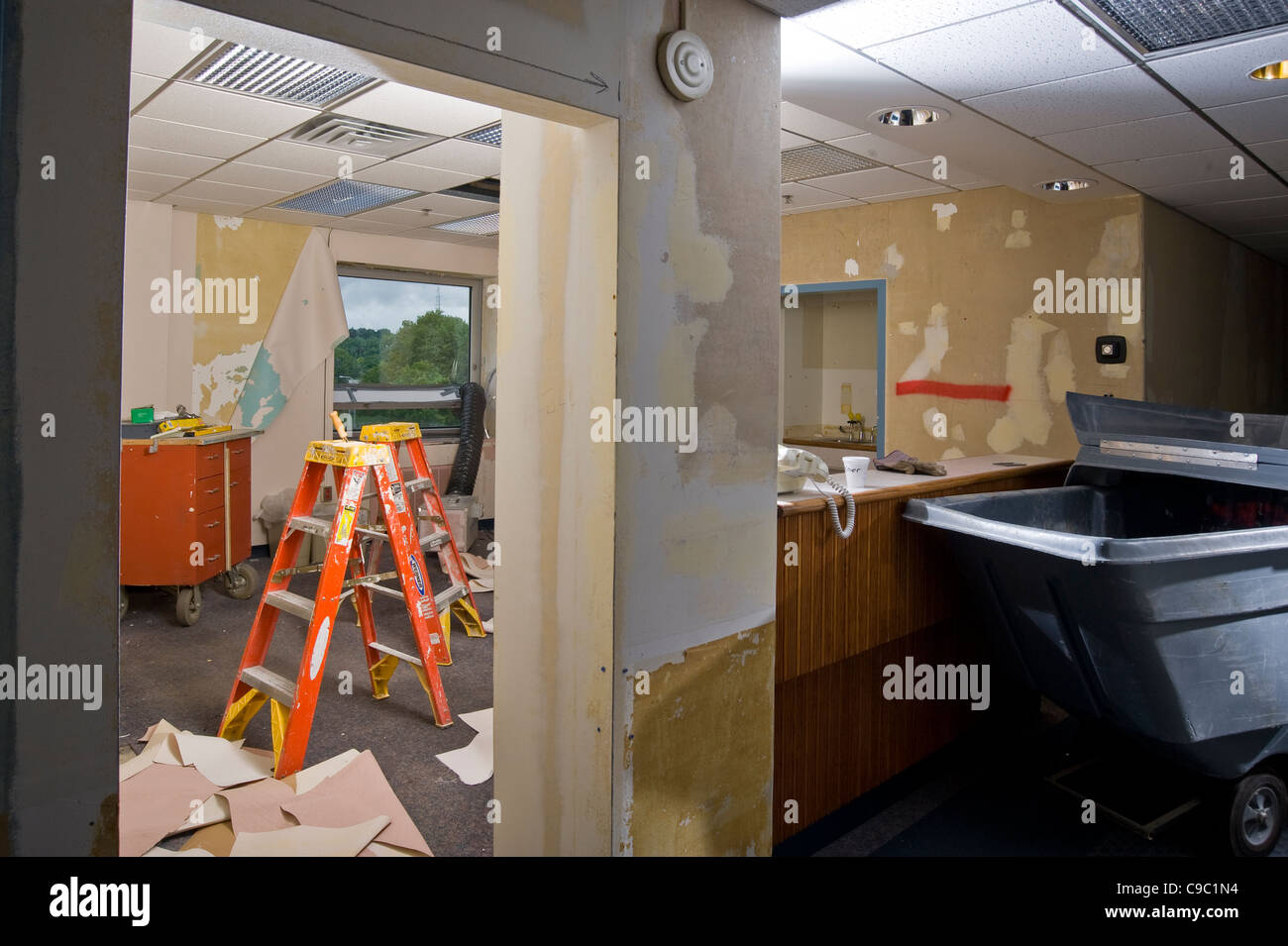 Bau während der Büro-Renovierung Stockfoto