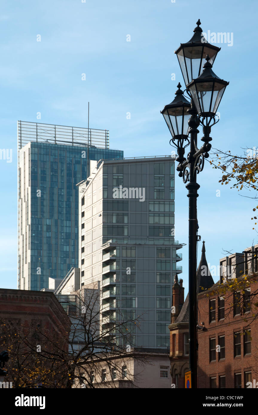 Beetham Tower (Hilton Tower) und der großen nördlichen Turm von Albert Square, Manchester, England, UK Stockfoto