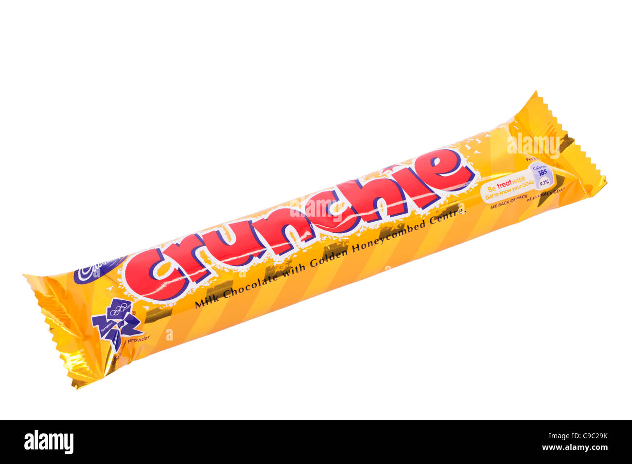 Ein Cadbury Crunchie Schokoriegel auf weißem Hintergrund Stockfoto