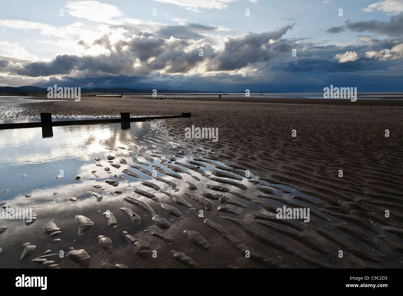 Der Strand von Rhyl, praktisch menschenleeren vor-und Nachsaison. Stockfoto