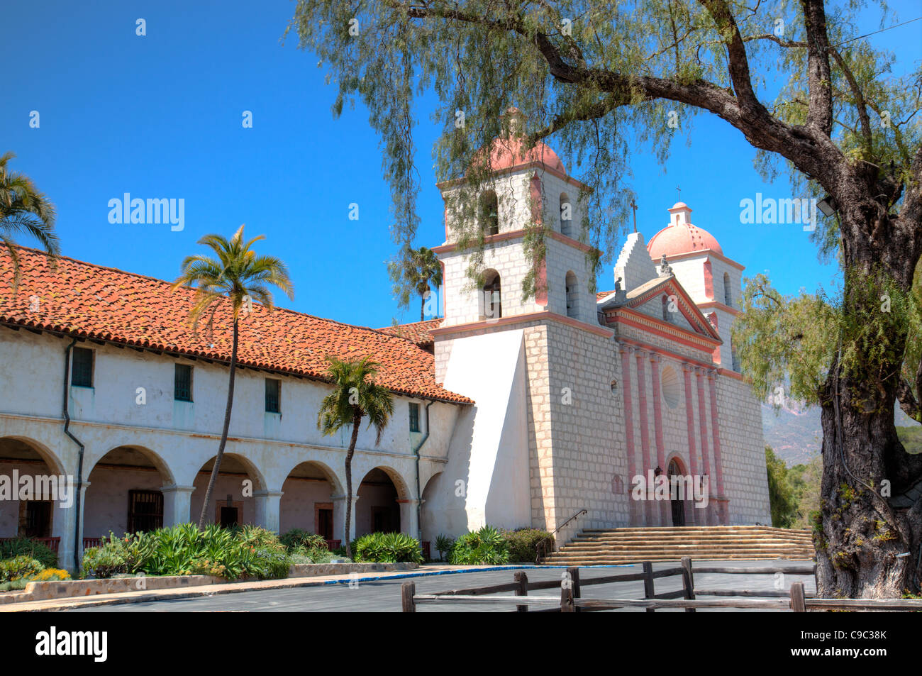 Mission Santa Barbara wurde am 4. Dezember 1786, dem Festtag der Heiligen Barbara gegründet. Stockfoto