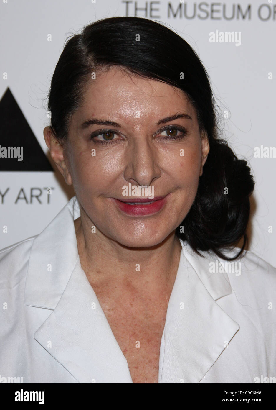 MARINA ABRAMOVIC 2011 MOCA GALA DOWNTOWN LOS ANGELES Kalifornien USA 12 November 2011 Stockfoto