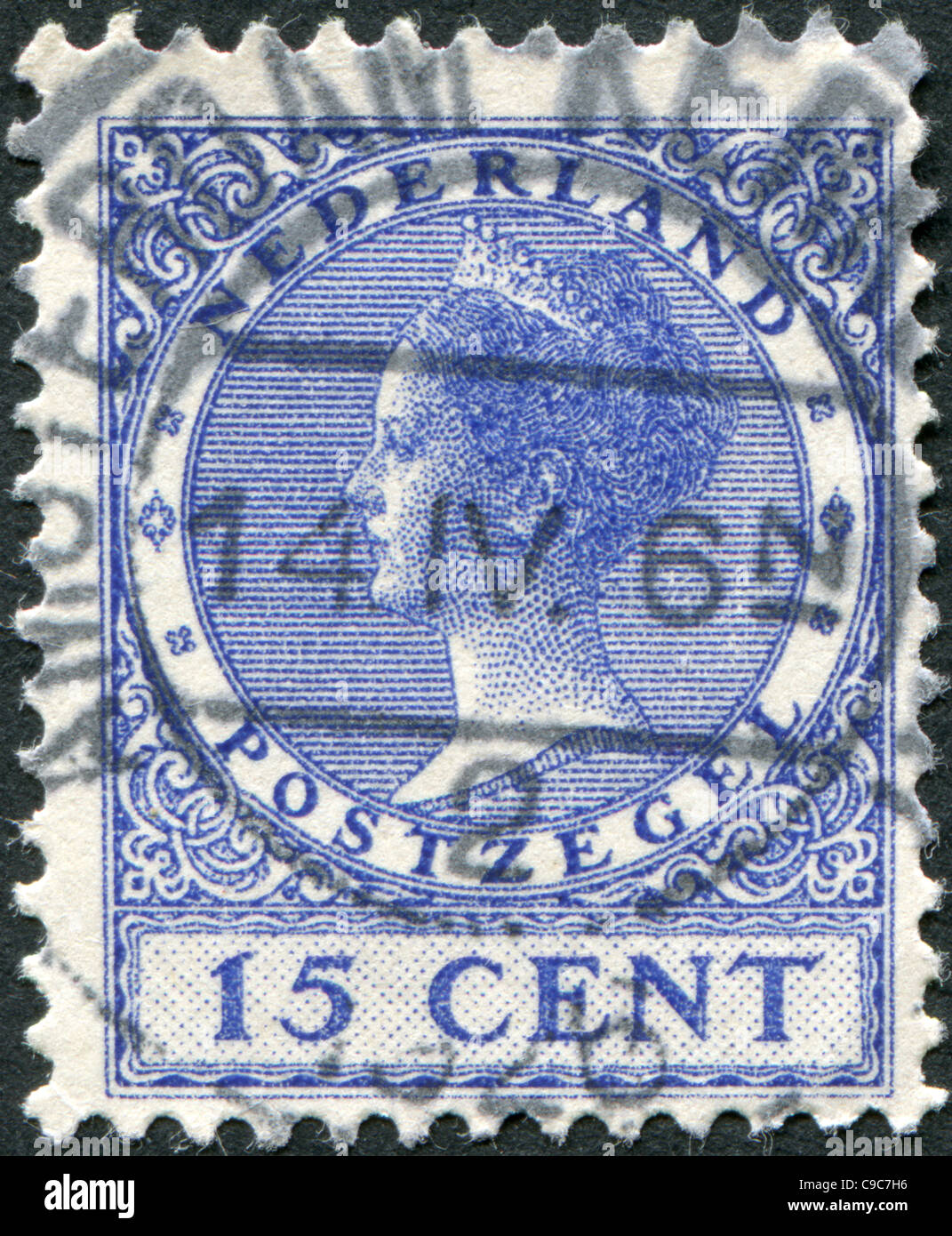 Niederlande - ca. 1924: Eine Briefmarke gedruckt in den Niederlanden zeigt Wilhelmina der Niederlande, ca. 1924 Stockfoto