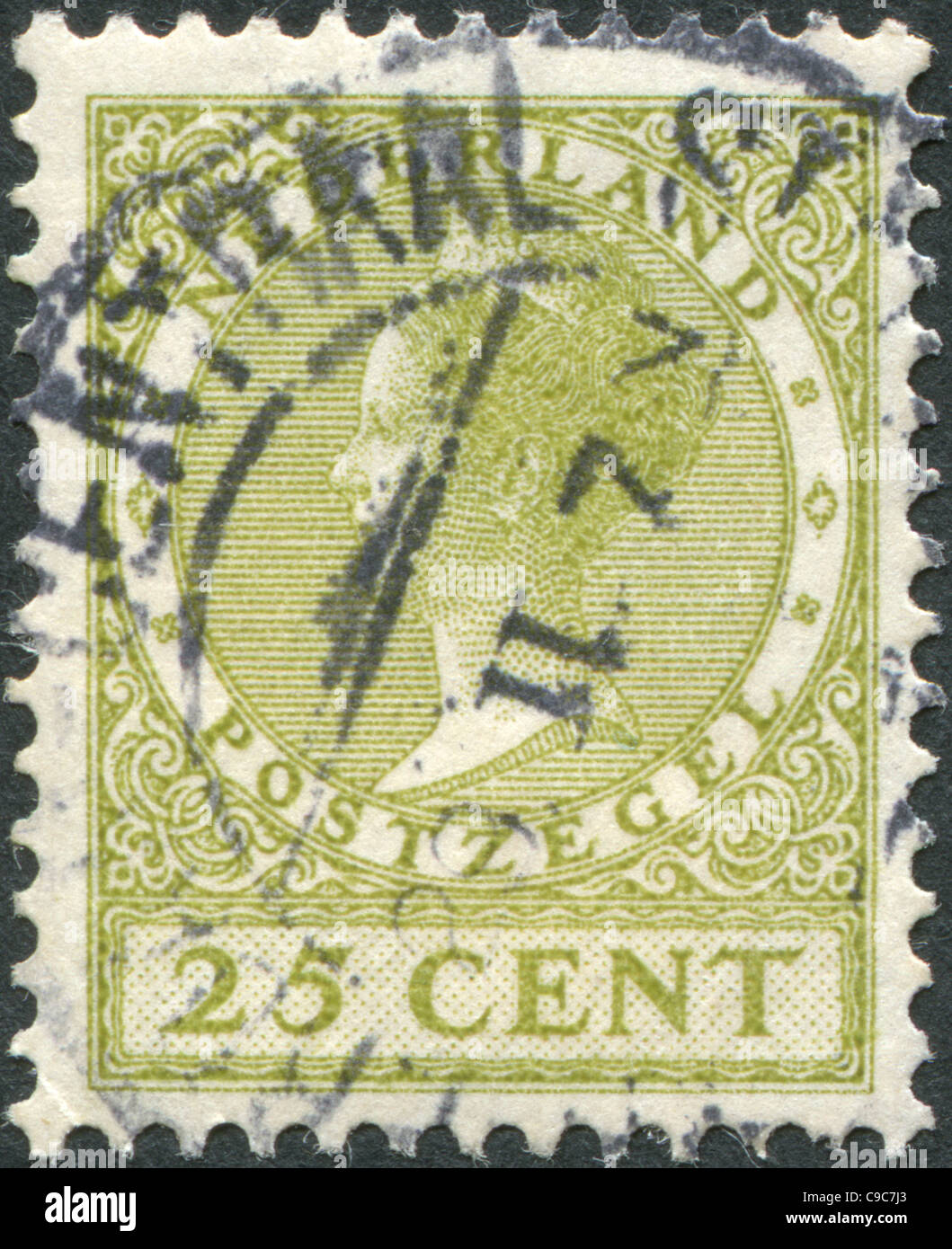 Niederlande - ca. 1927: Eine Briefmarke gedruckt in den Niederlanden zeigt Wilhelmina der Niederlande, ca. 1927 Stockfoto