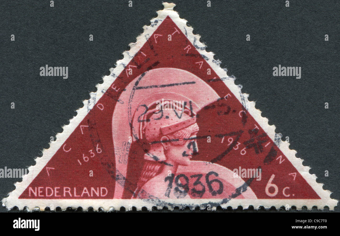 ETHERLANDS - 1936: Eine Briefmarke gedruckt in den Niederlanden zeigt die Göttin Pallas Athene Stockfoto