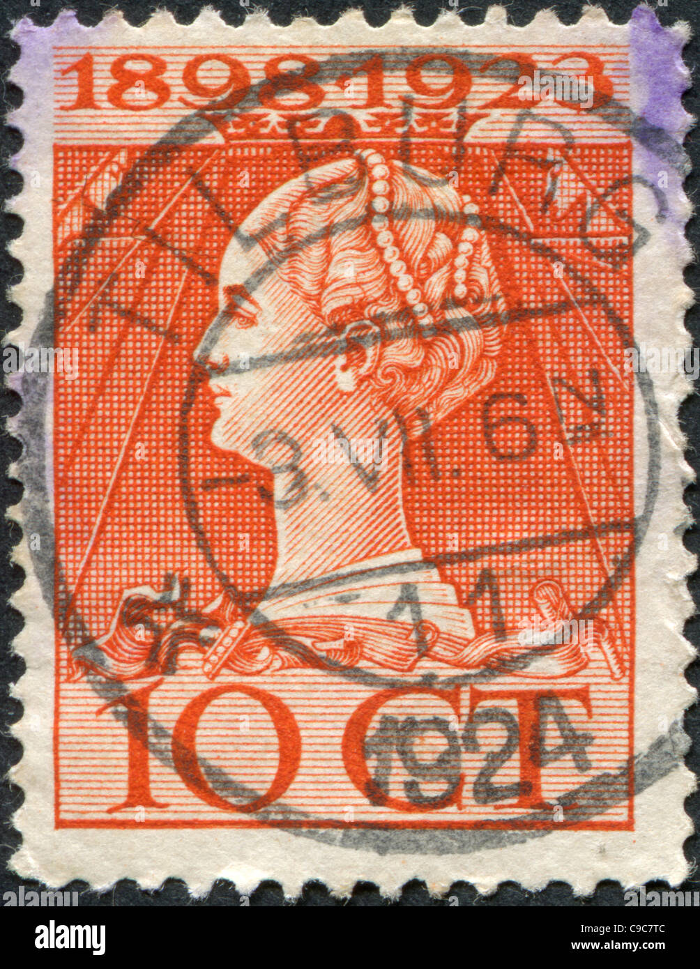Niederlande - ca. 1923: Eine Briefmarke gedruckt in den Niederlanden zeigt Wilhelmina der Niederlande, ca. 1923 Stockfoto