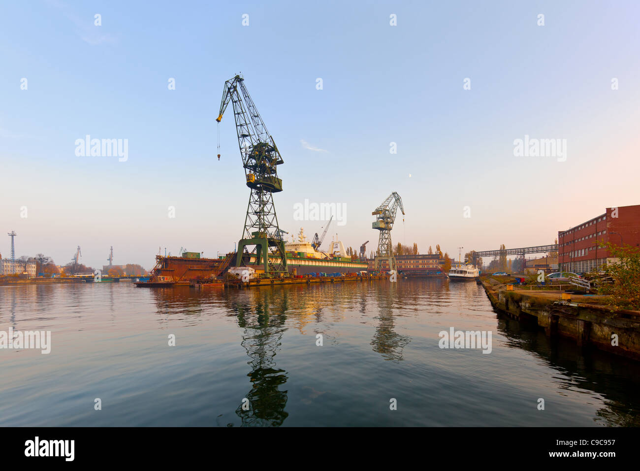 Industriellen Blick auf die Werft Danzig. Stockfoto