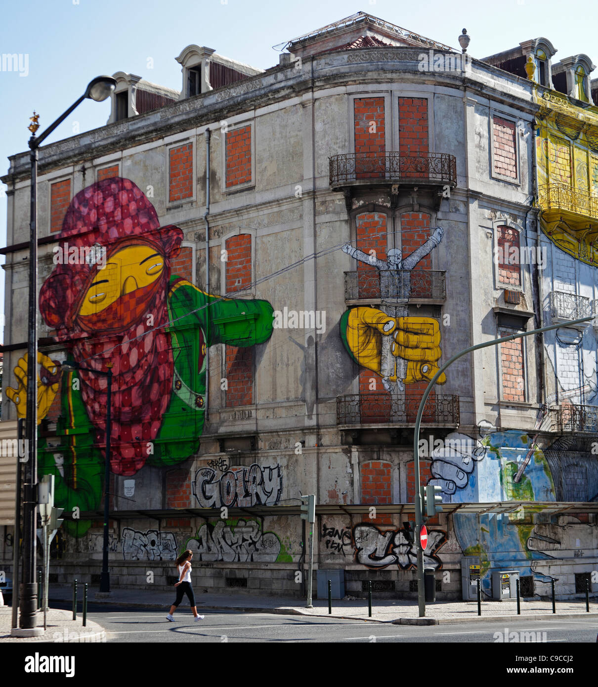 Graffiti auf Wänden verlassener Gebäude Lissabon Portugal Europa Stockfoto