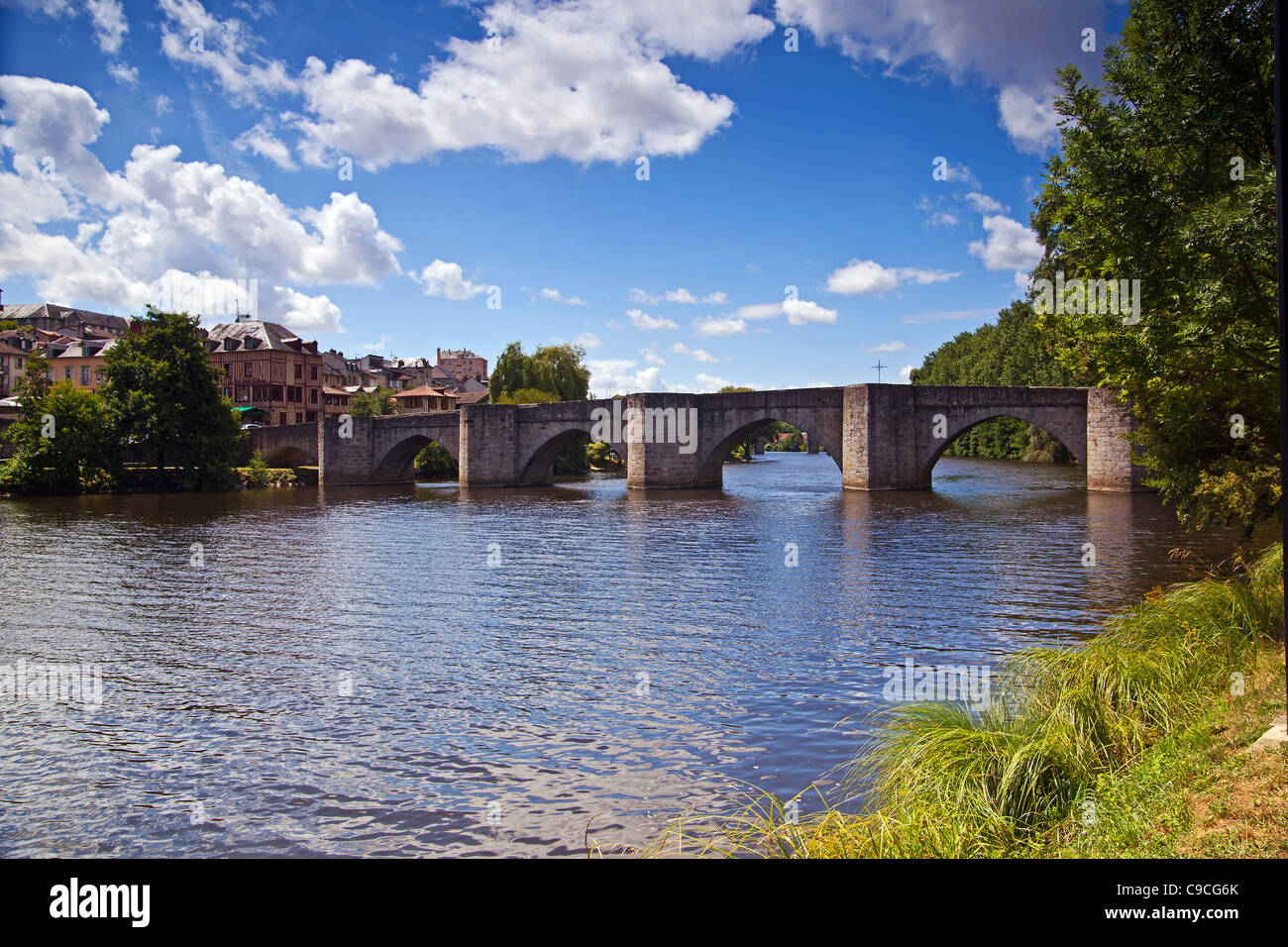 Im 13. Jahrhundert Pont St-Etienne über den Fluss Vienne in Limoges Stockfoto